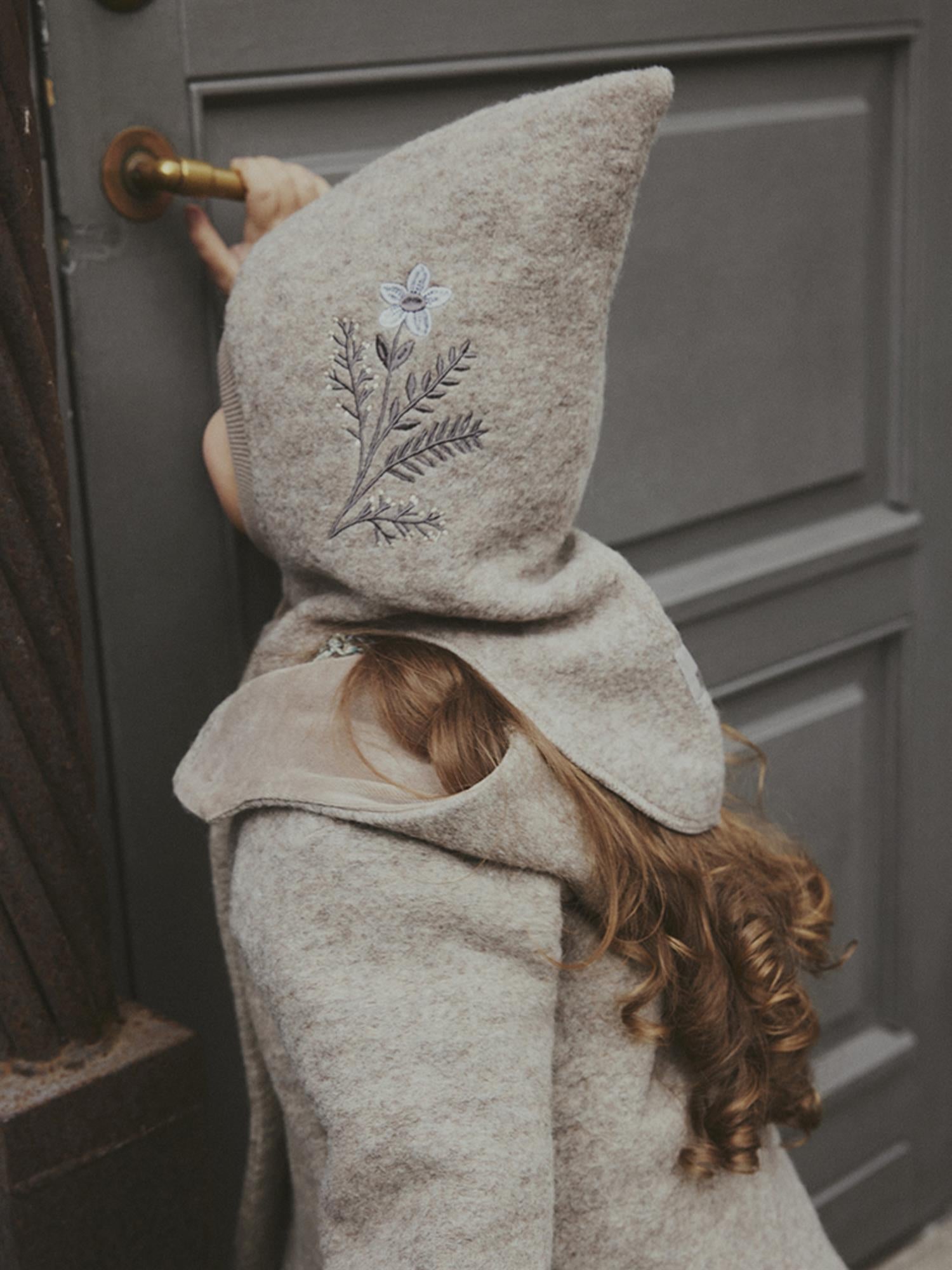 Balaclava flower emb. wool-Hodeplagg-Huttelihut-Aandahls