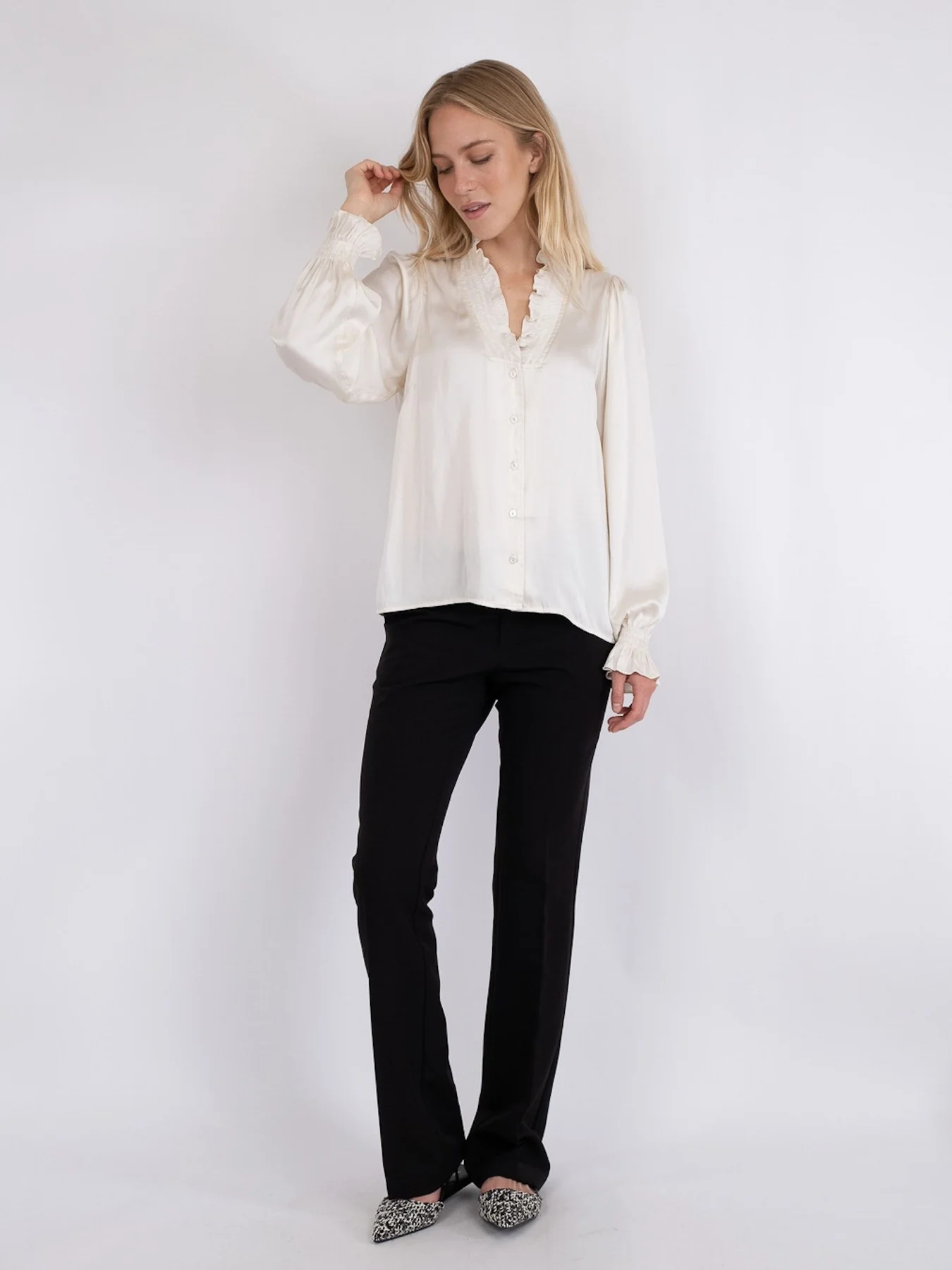 Brielle Satin Blouse-Bluser-Neo Noir-Aandahls