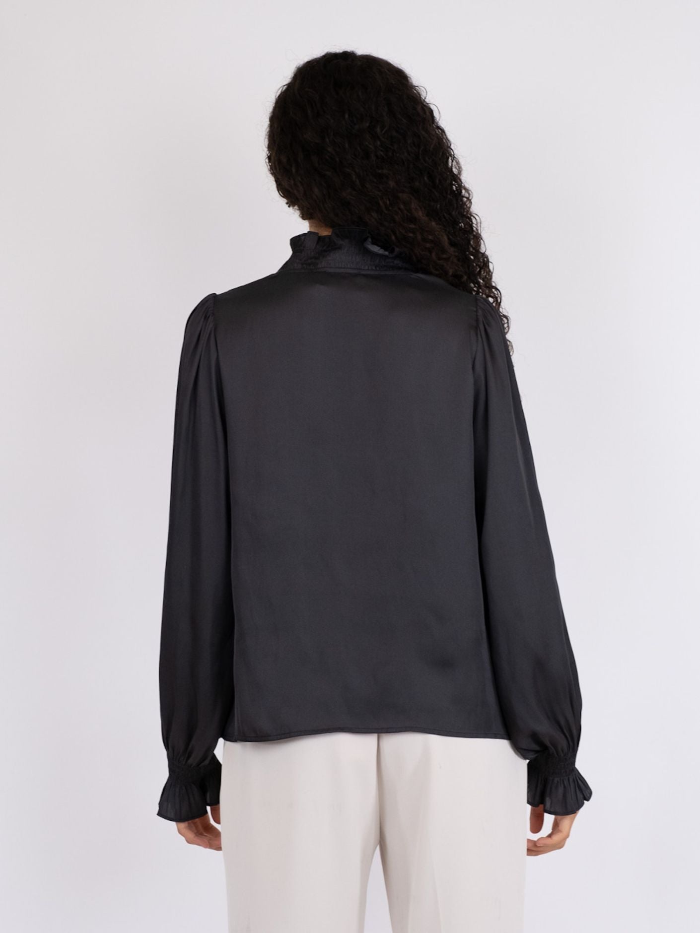 Brielle Satin Blouse-Bluser-Neo Noir-Aandahls