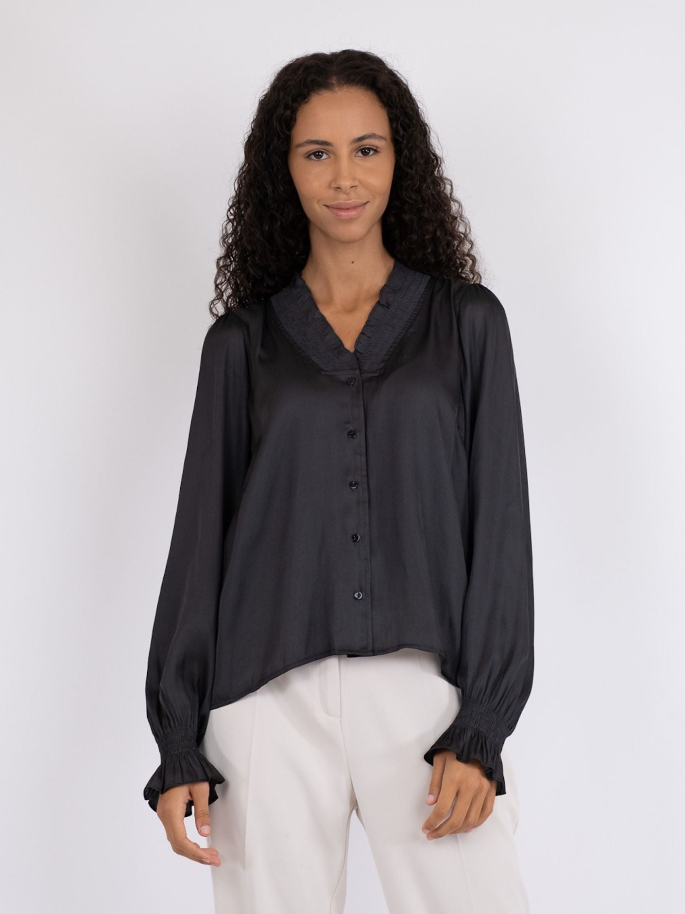 Brielle Satin Blouse-Bluser-Neo Noir-Aandahls