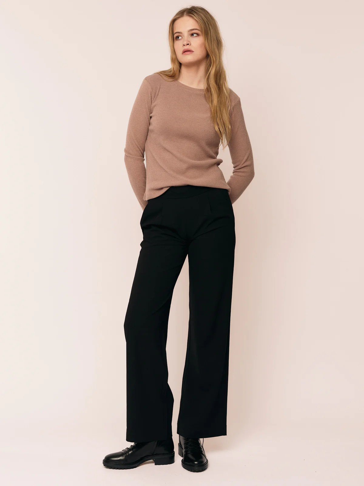 Daniela Rib Top-Topper-OnceUntold-Aandahls