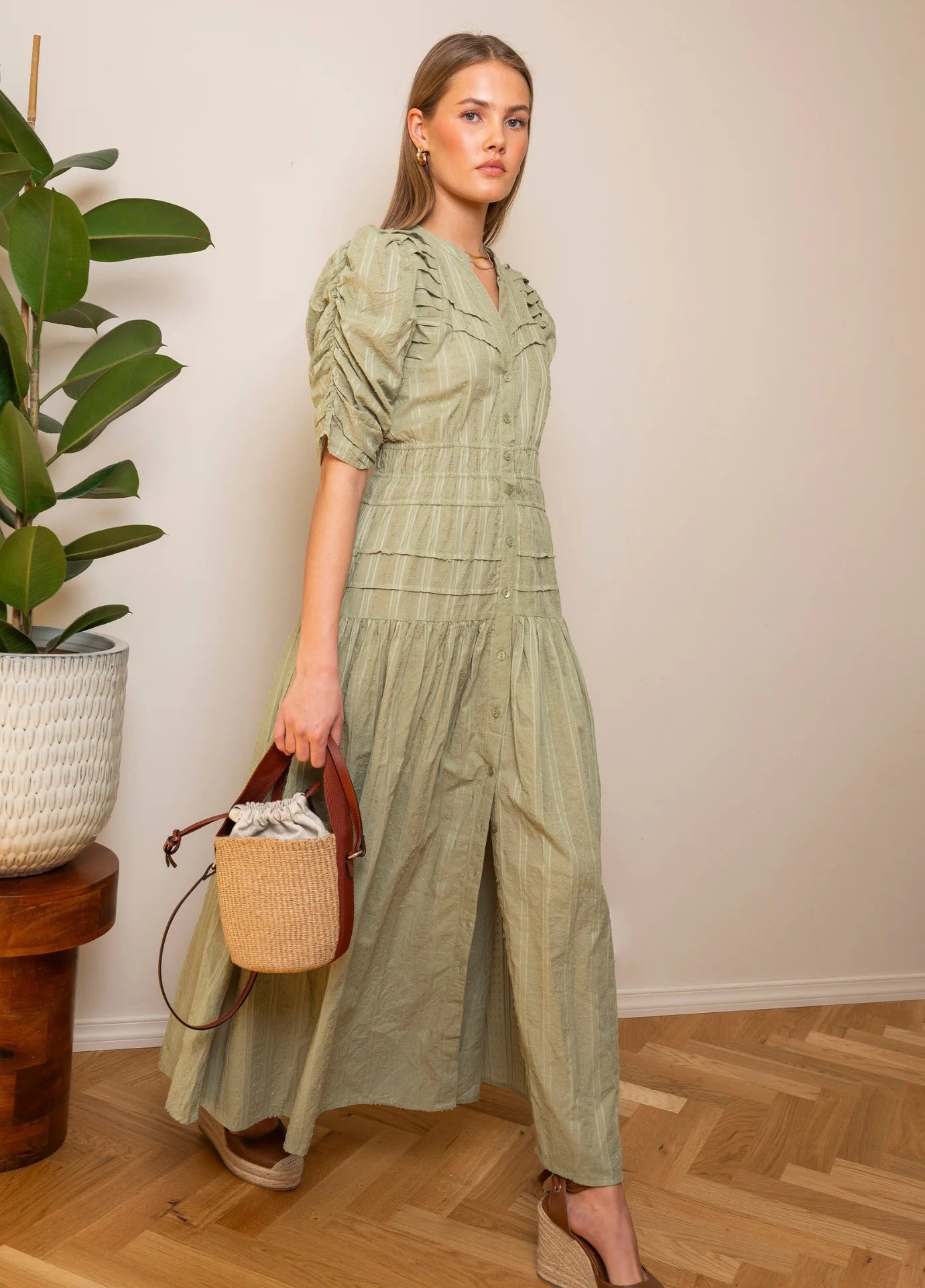 Fabienne Dress Soft Sage-Kjole-MISSMAYA-Aandahls