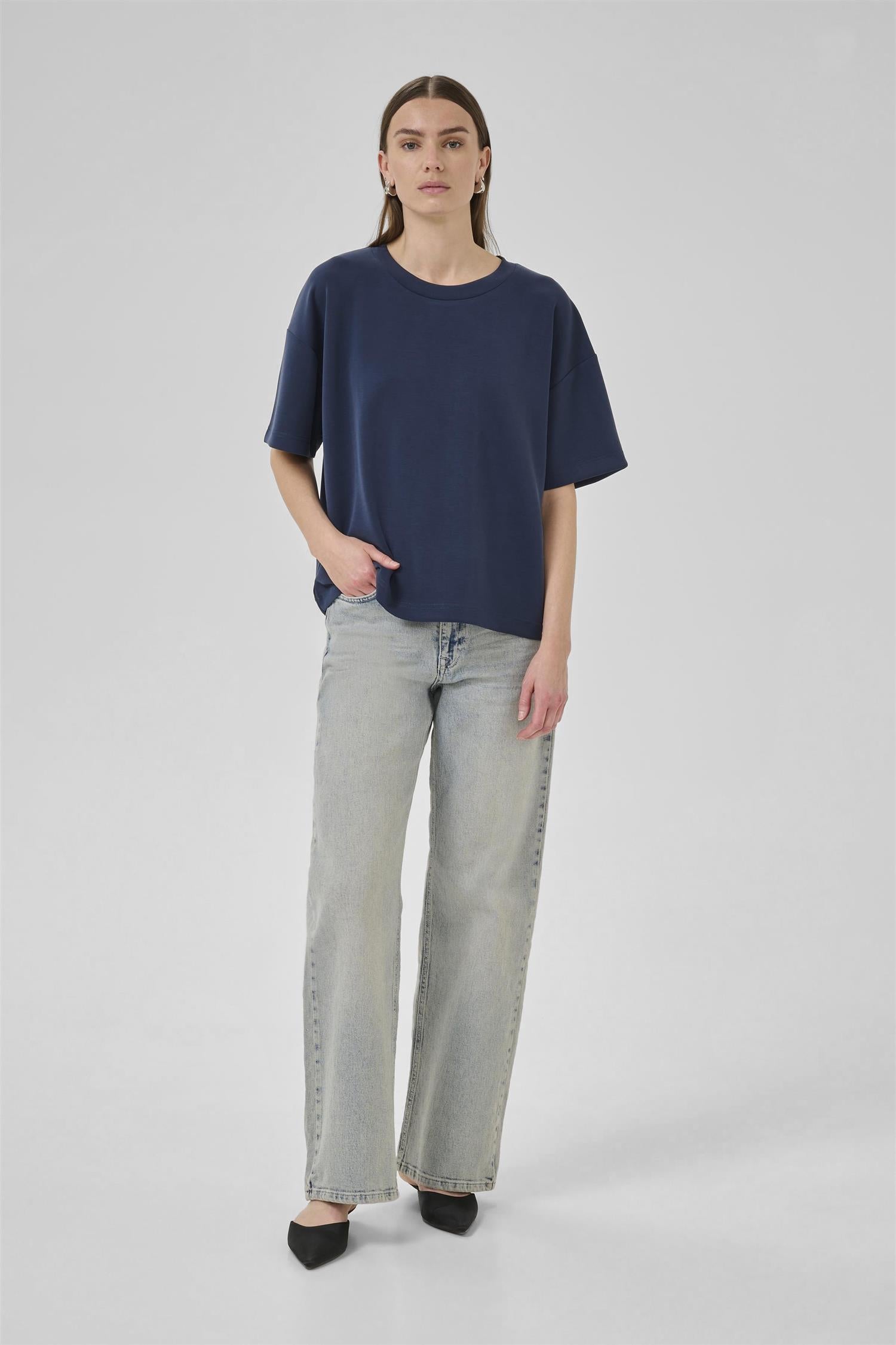 Hellemw Emb Boxy Tee-T-shirt-My Essential Wardrobe-Aandahls
