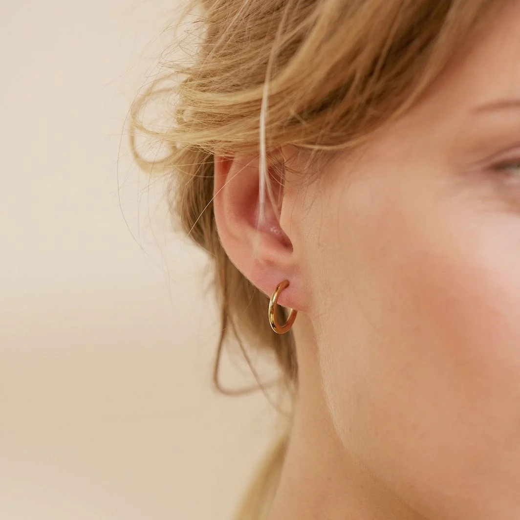 Hoops Earrings Gold Small-Tilbehør-Edblad-Aandahls