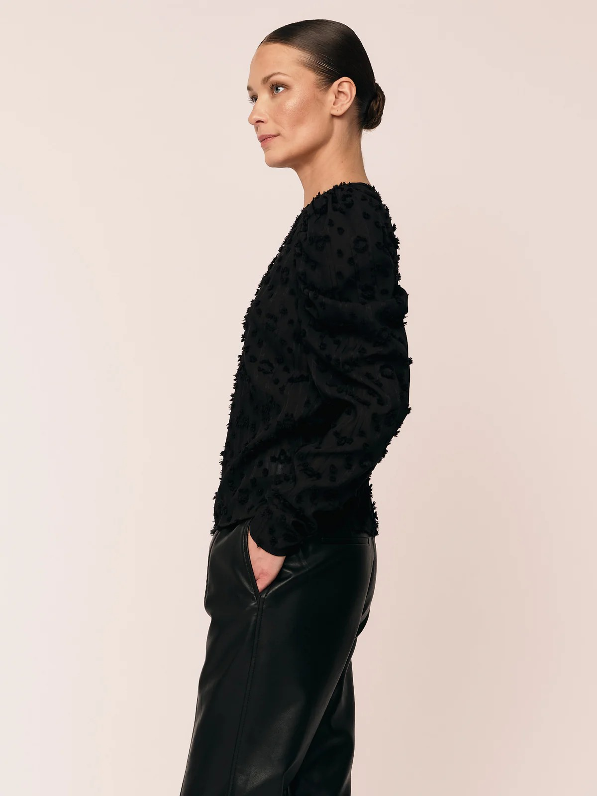 Julia Top-Bluser-OnceUntold-Aandahls