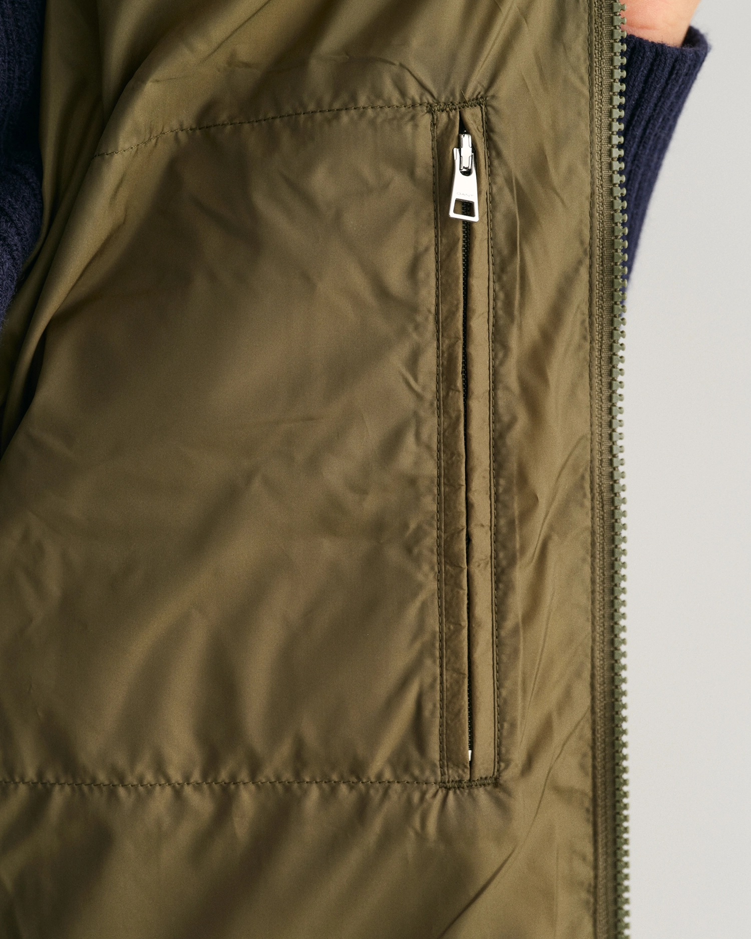 LIGHT DOWN GILET-Ytterjakker-Gant-Aandahls