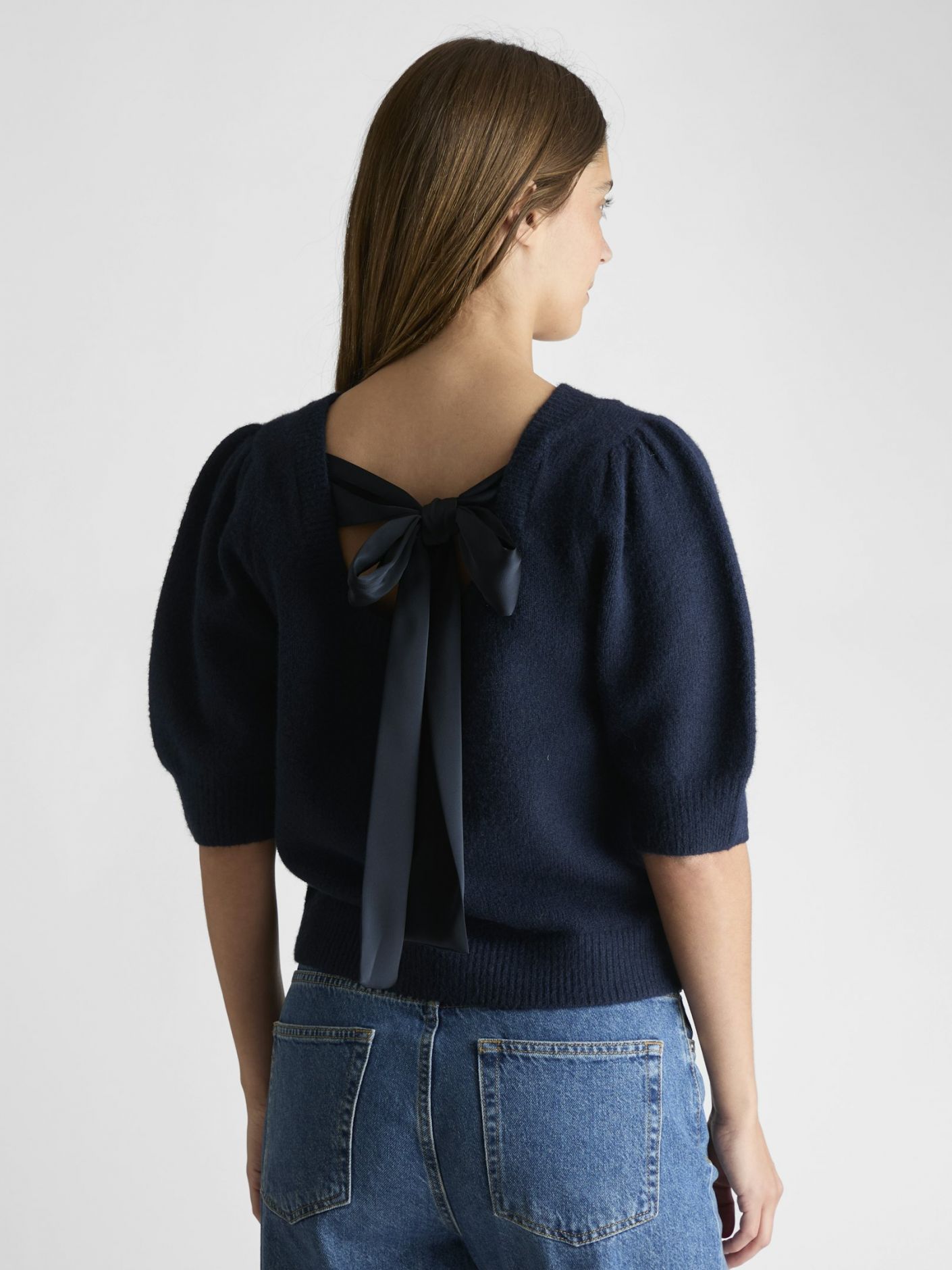 Martha Bow Knit Tee-Genser-Neo Noir-Aandahls