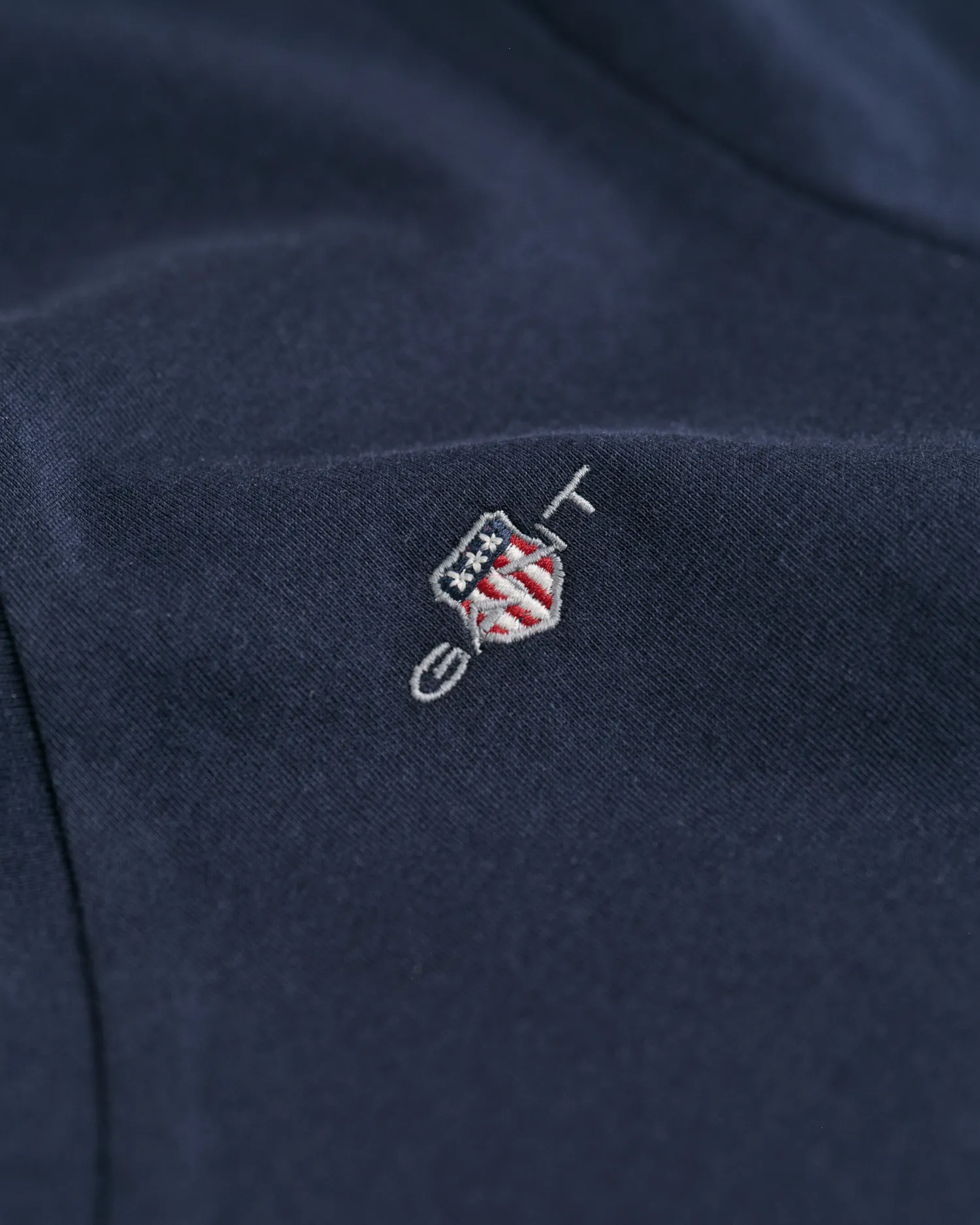 Reg shield ss v-neck-T-shirt-Gant-Aandahls