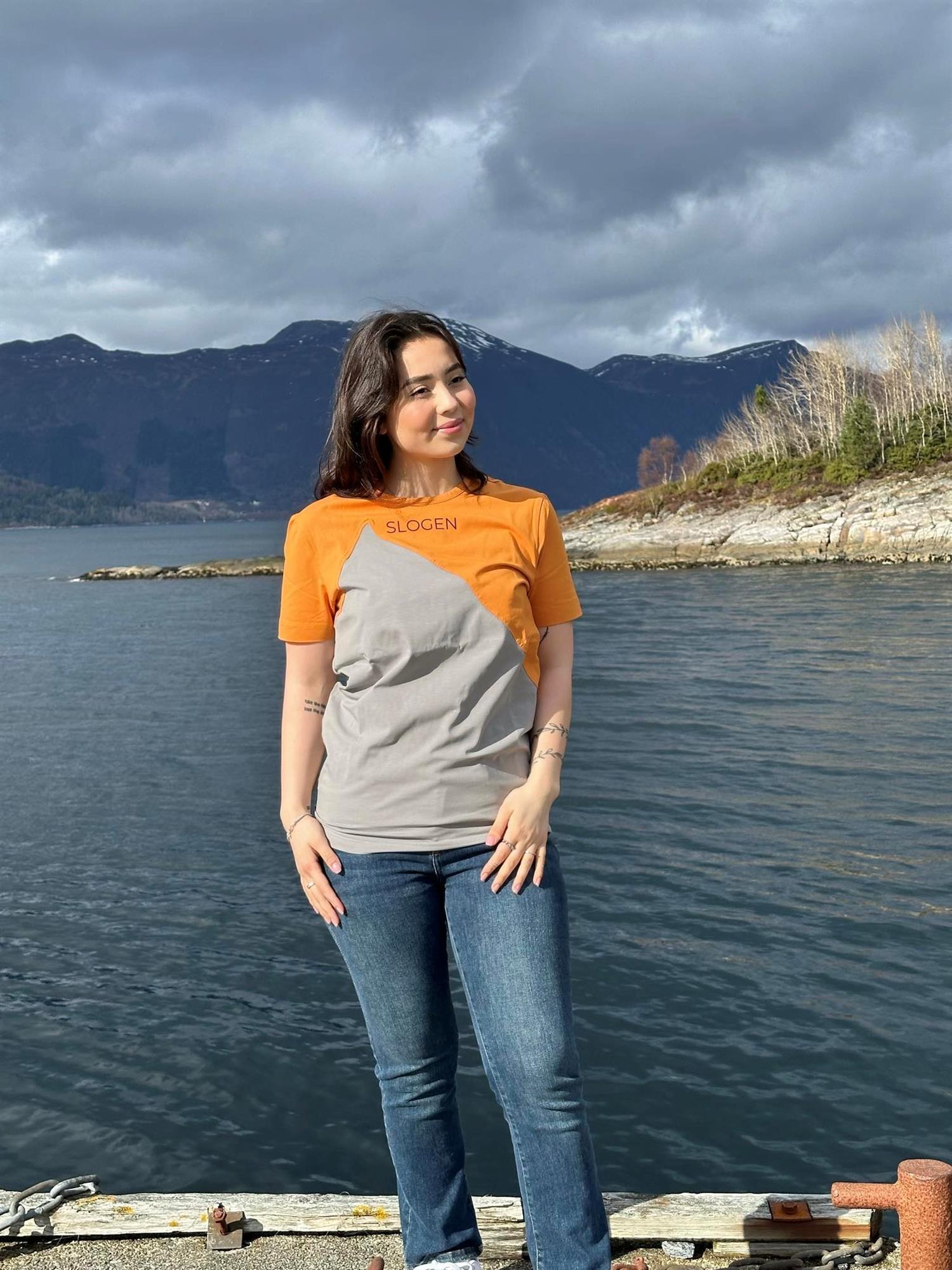S2 FJELL T-shirt-Slogen-T-shirt-Trude Nistad-Aandahls
