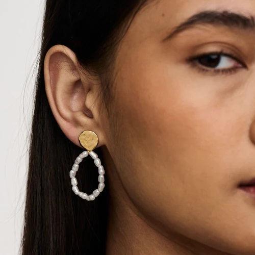 Molten Stud & Open Circle Pearl Earrings-Smykker-Orelia-Aandahls