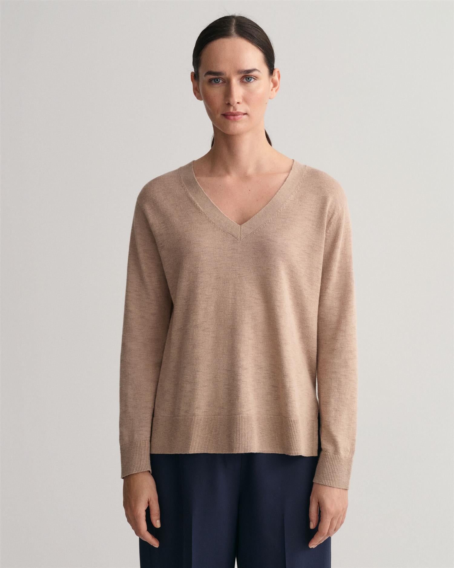 LINEN-BLEND V-NECK