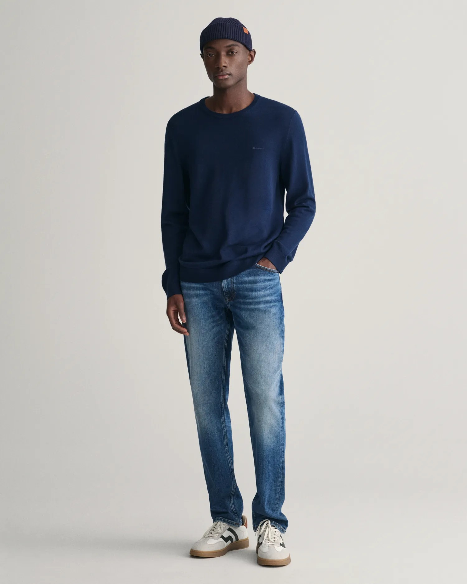 Extrafine merino wool c-neck