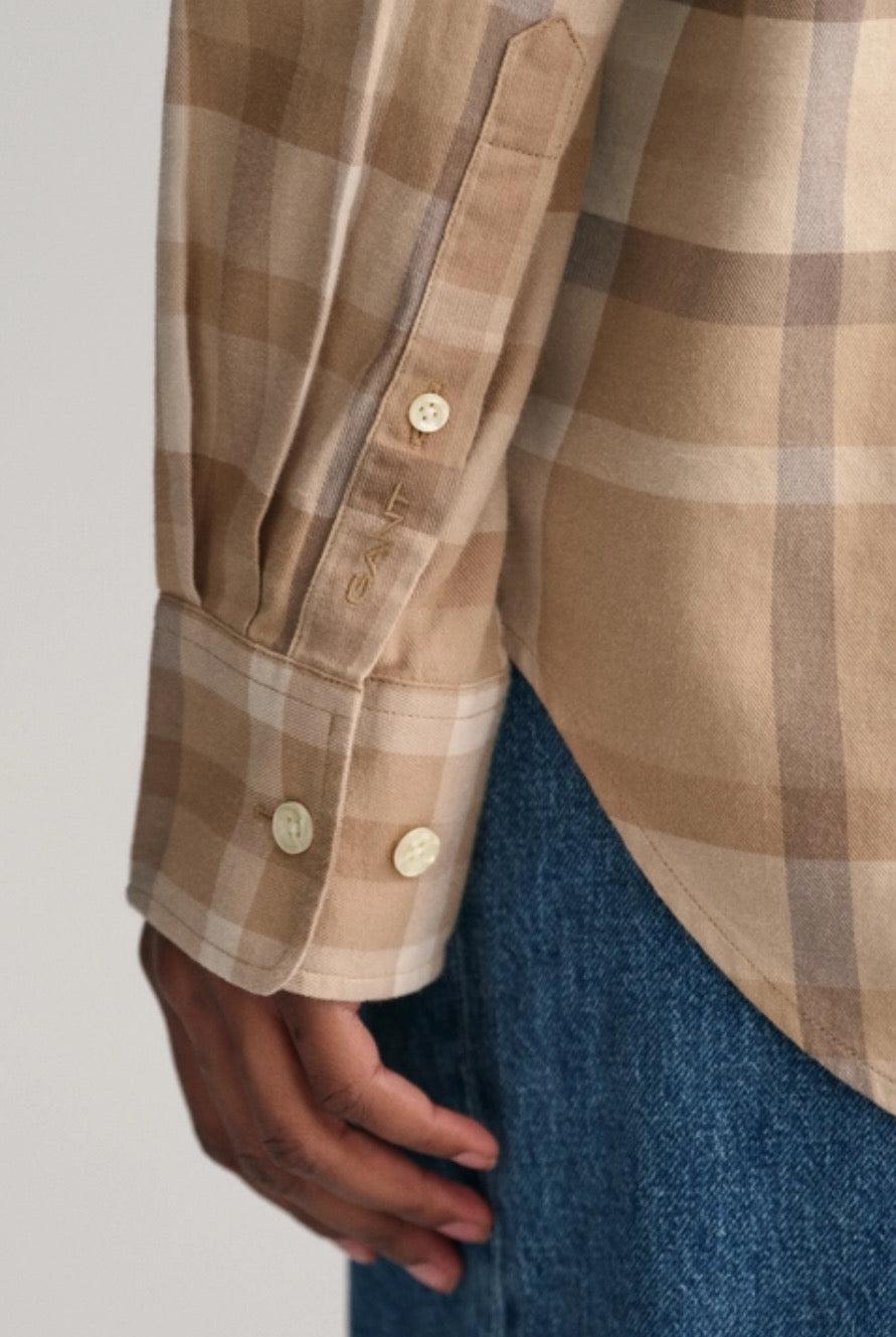 Relaxed checked flannel