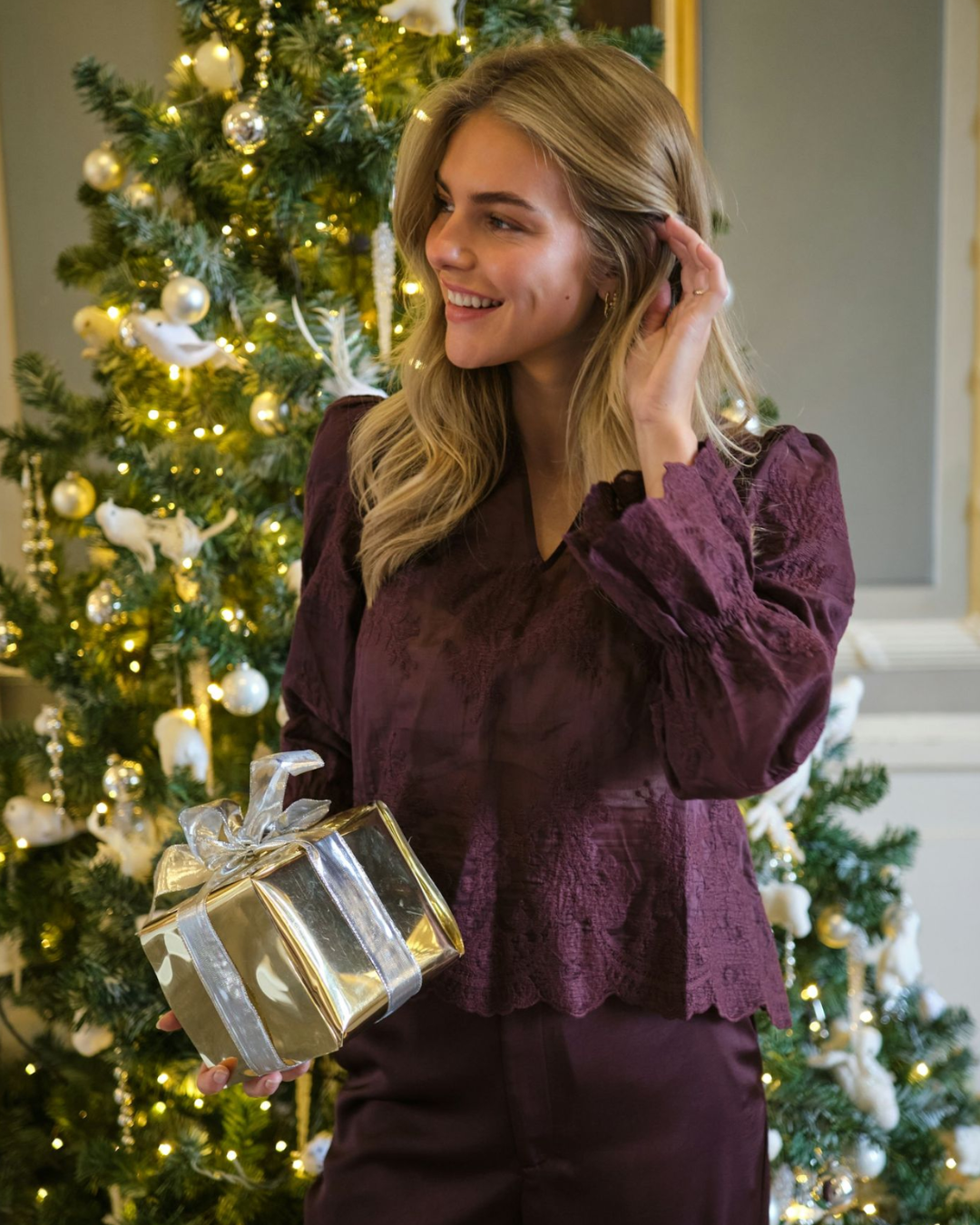 Amara Big Embroidery Blouse-Overdel-Neo Noir-Aandahls