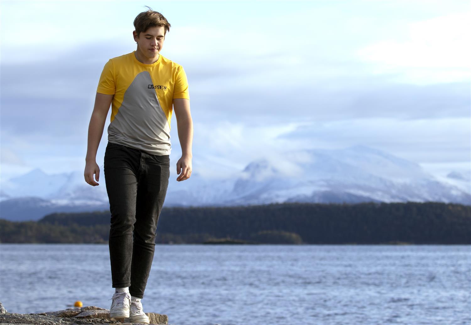 FJELL T-shirt- BISPEN-T-shirts-Trude Nistad-Aandahls