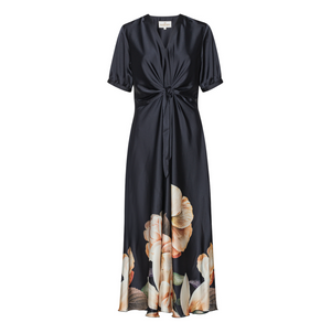 Faye-Kjole-Karmamia-Aandahls