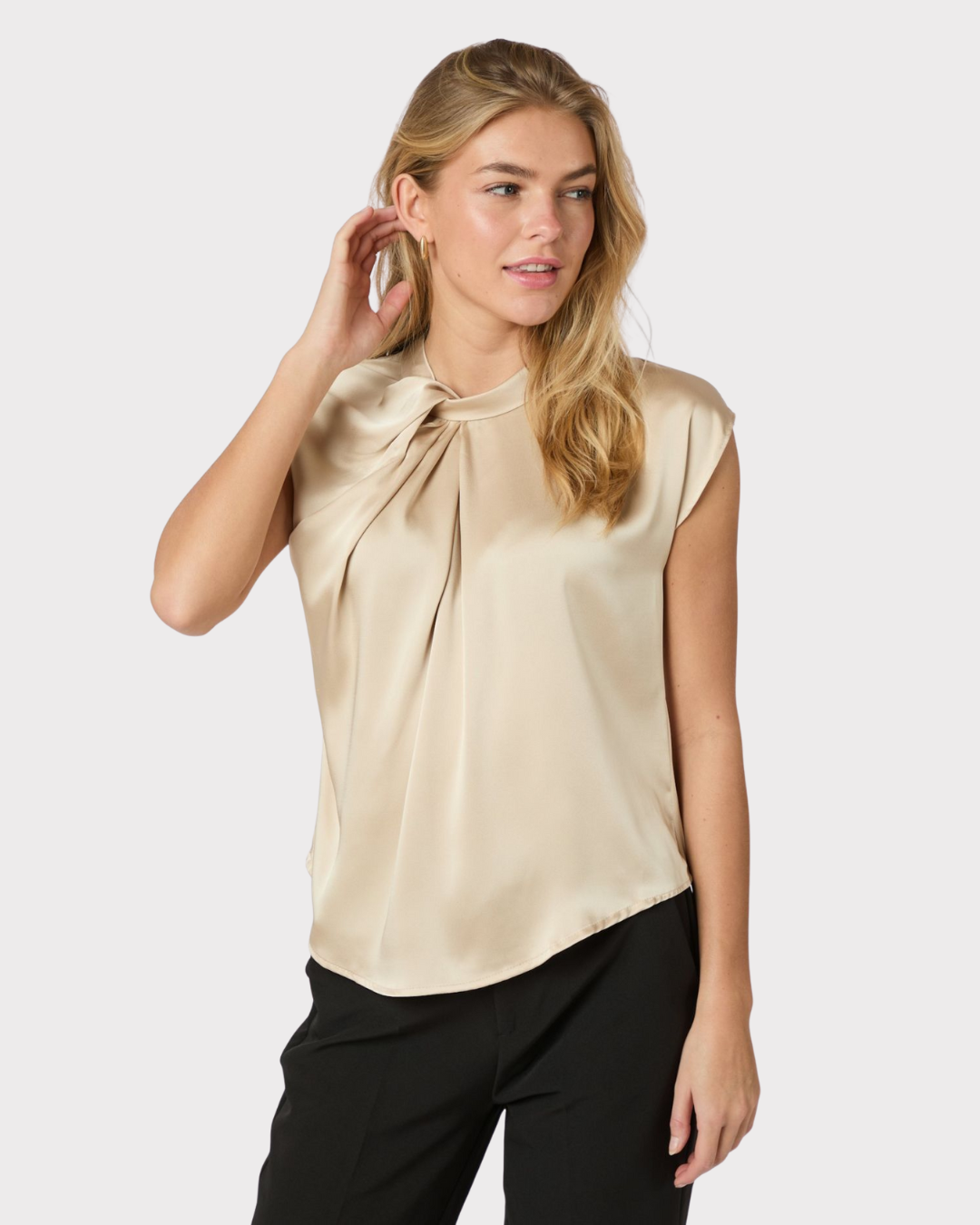 Fleur Drapy Satin Blouse-Overdel-Neo Noir-Aandahls