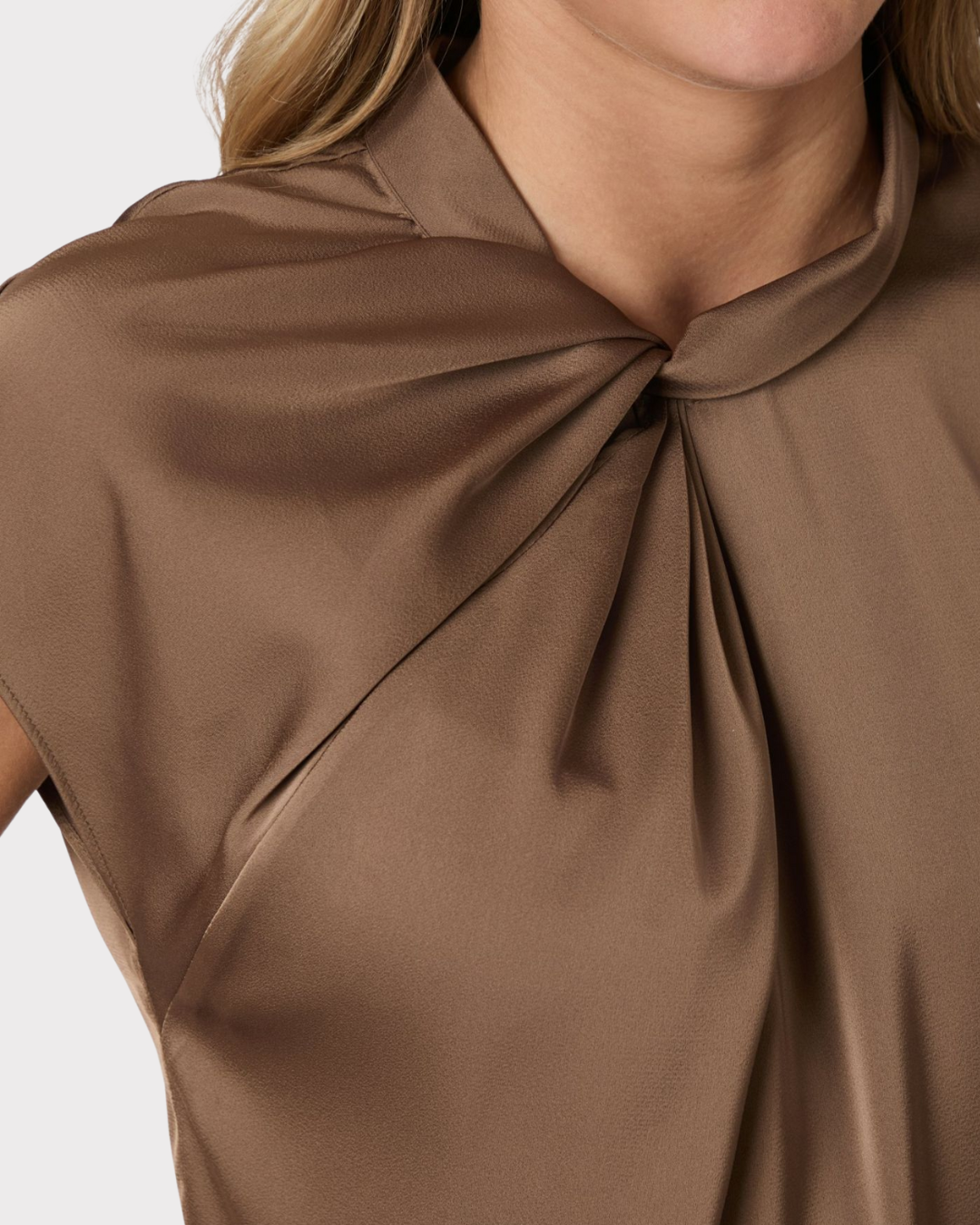 Fleur Drapy Satin Blouse-Overdel-Neo Noir-Aandahls