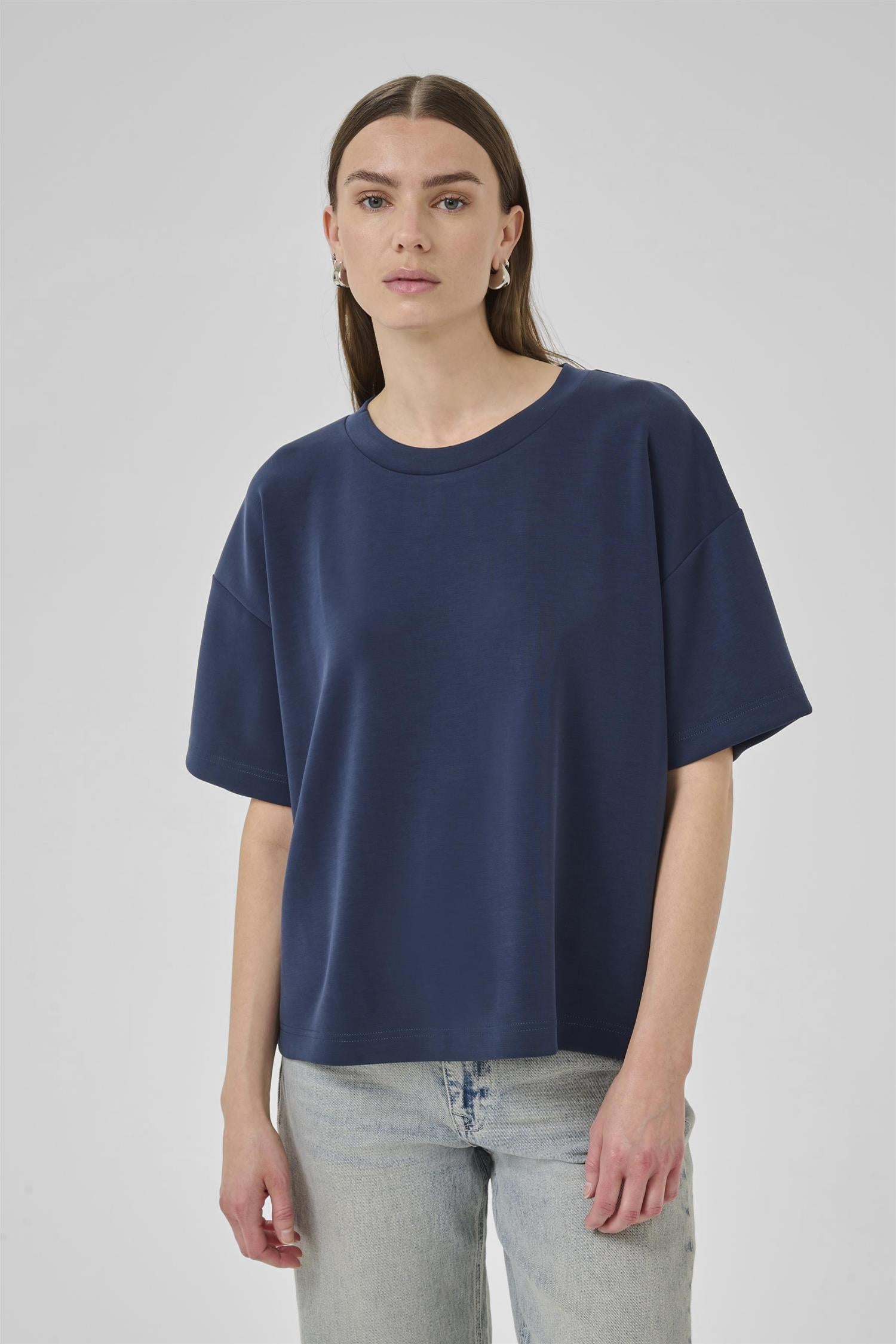 Hellemw Emb Boxy Tee-T-shirt-My Essential Wardrobe-Aandahls