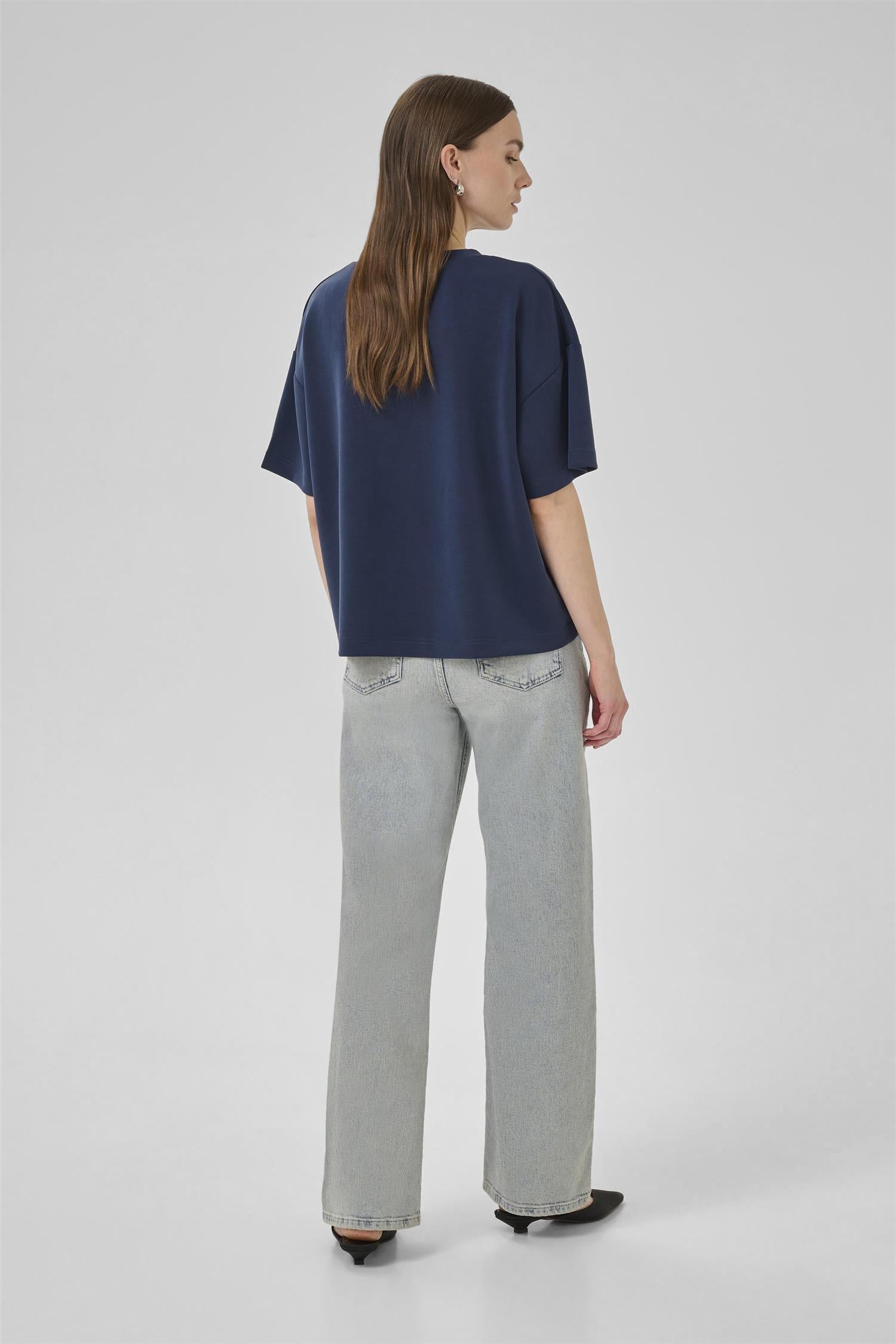 Hellemw Emb Boxy Tee-T-shirt-My Essential Wardrobe-Aandahls