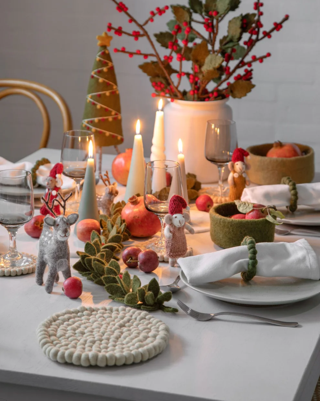 Julemus jente med strikka kjole-0 - Interiør-Gry og Sif-Aandahls