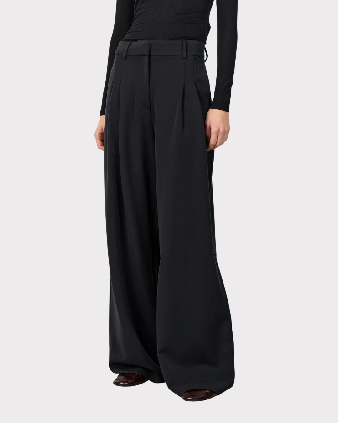 Lr-Peeta 2-Bukse-Levete Room-Aandahls