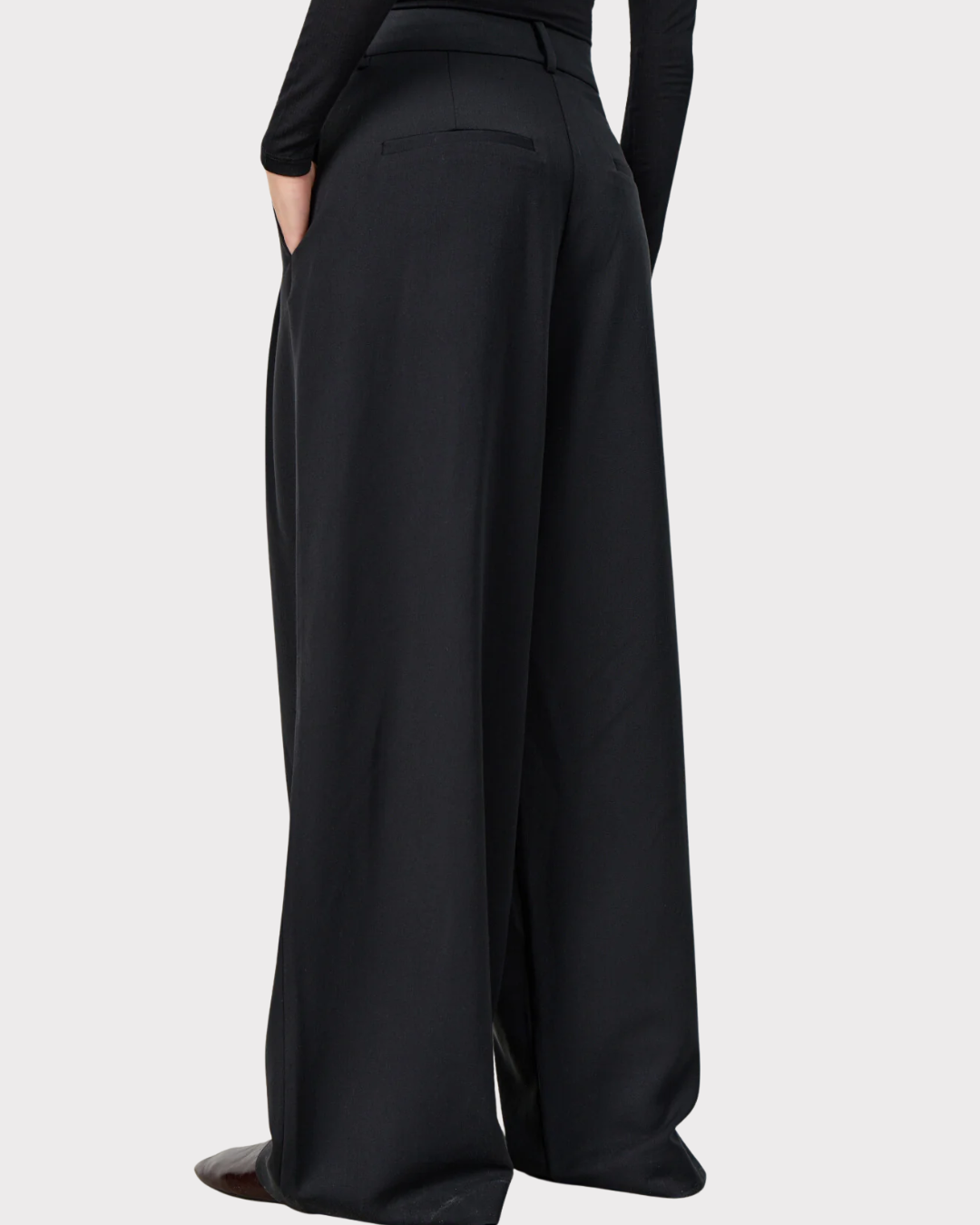 Lr-Peeta 2-Bukse-Levete Room-Aandahls