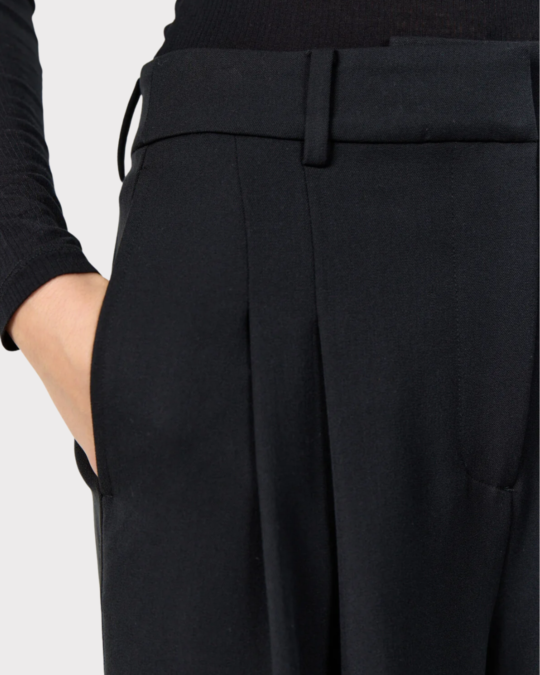 Lr-Peeta 2-Bukse-Levete Room-Aandahls