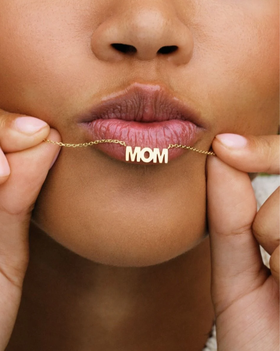 Mom Necklace Gold-Smykke-Edblad-Aandahls