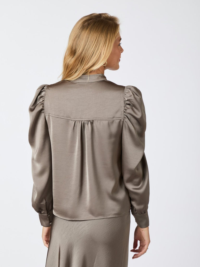 Rosslyn Heavy Sateen Blouse-Bluser-Neo Noir-Aandahls