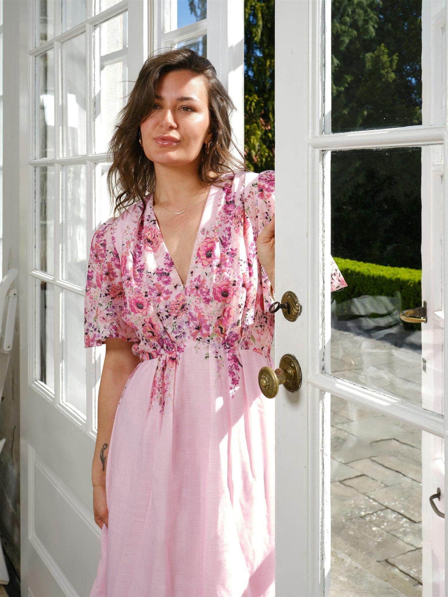 Serna Flower Dress-Kjole-Neo Noir-Aandahls