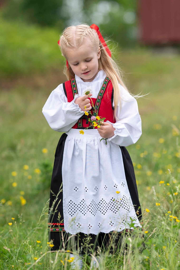 Veslemøy bunad-Kjole-Rosenberg-Aandahls