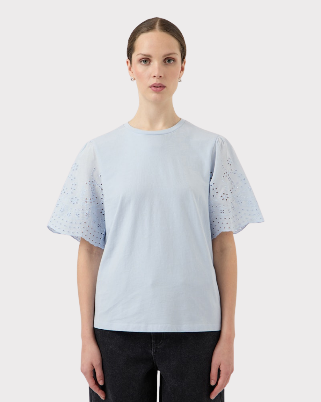 lex Ss Top W. Emb Sleeves-Overdel-YAS-Aandahls
