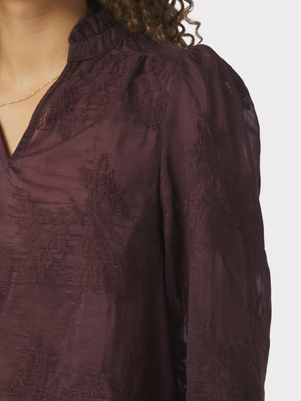 Amara Big Embroidery Blouse-Overdel-Neo Noir-Aandahls