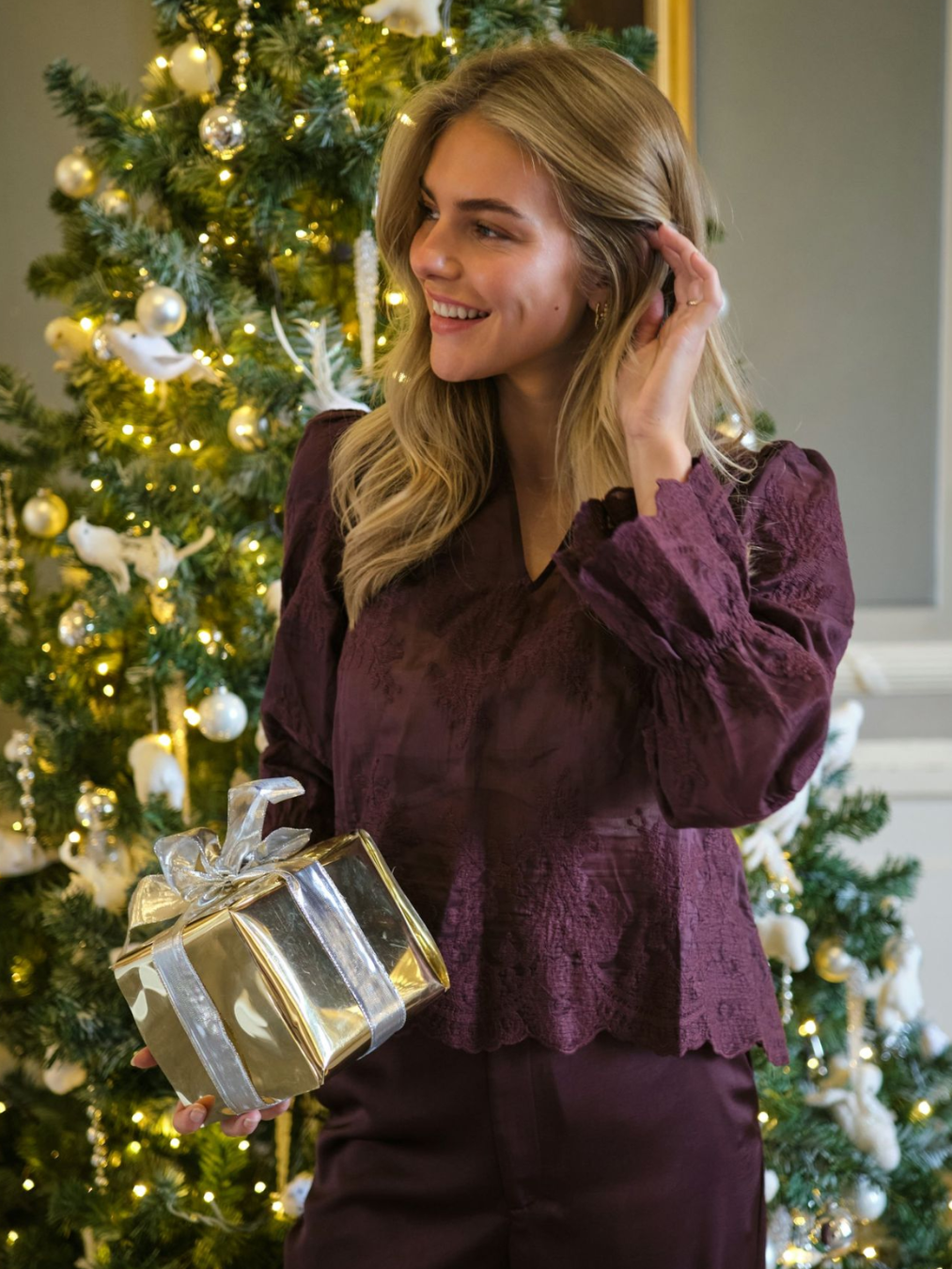 Amara Big Embroidery Blouse-Overdel-Neo Noir-Aandahls