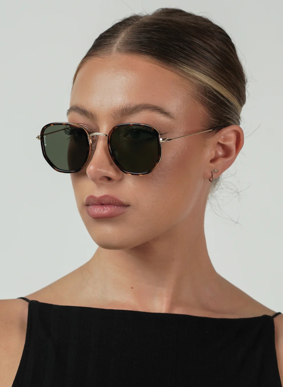 Tate-Accessories-Otra Eyewear-Aandahls