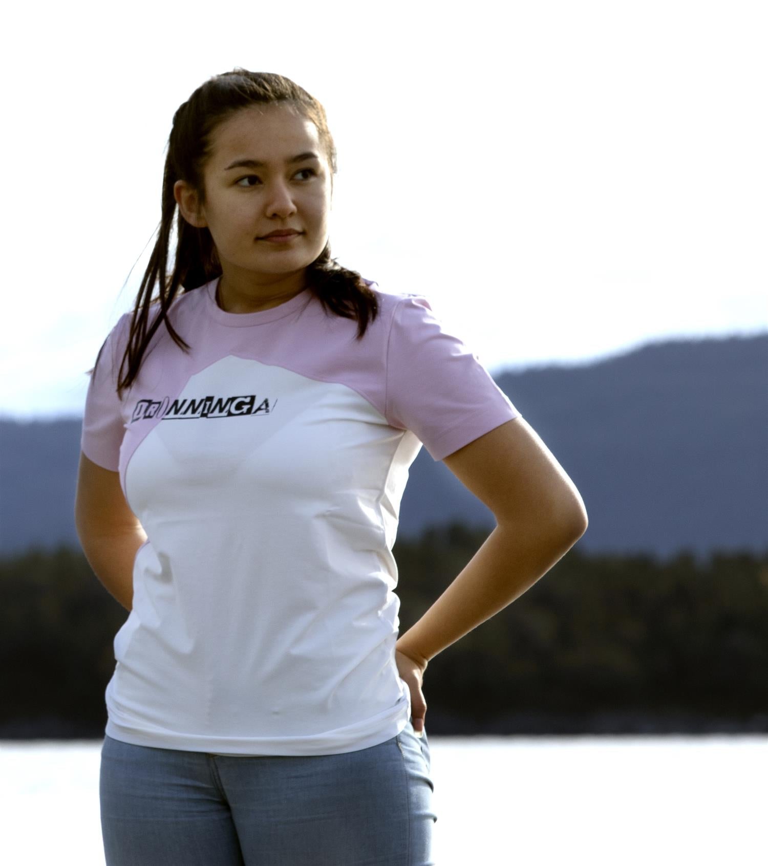 FJELL T-shirt- Dronninga-T-shirts-Trude Nistad-Aandahls
