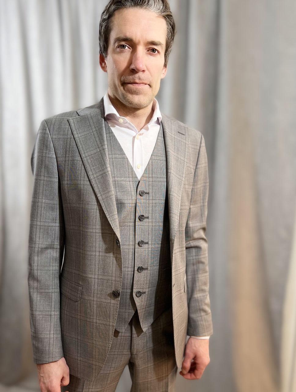 P. Dress-Dresser-Frislid-Aandahls